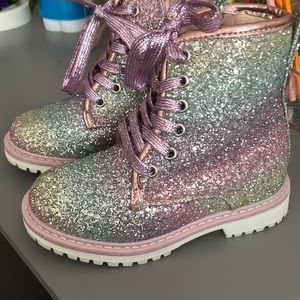 Girls glitter boots, was worn twice in great condition